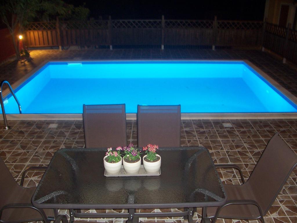 Villa Nefeli ตราเปซากิ ภายนอก รูปภาพ